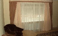 Портьеры с ламбрекеном «ДекоПлюс» в комнате отдыха